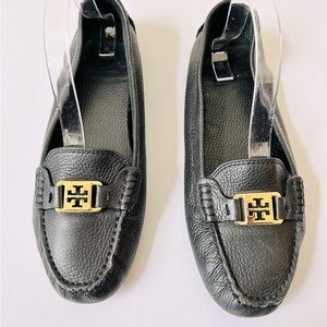 Tory Burch Black Kendrick Tumbled Leather Driver Loafers w/ Gold Emblem. Size11M